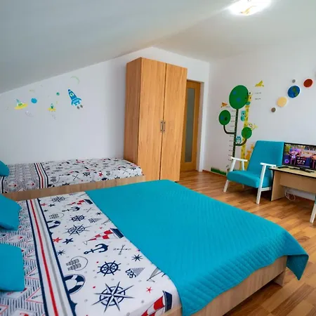 Casuta Cu Zorele Două Mai