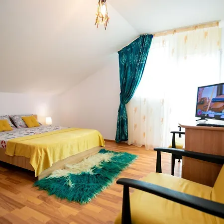 Casuta Cu Zorele * Două Mai