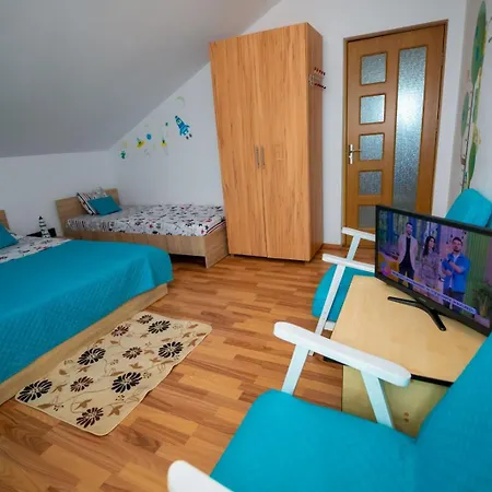 Casuta Cu Zorele Două Mai