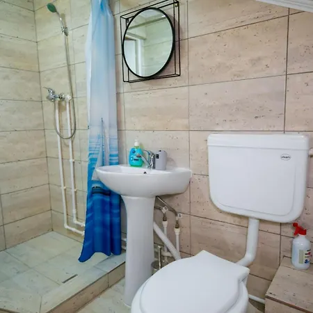 Casuta Cu Zorele * Două Mai